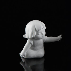 figurka porcelanowa anioł wskazujący palcem kaiser Curios