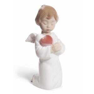 figurka porcelanowa anioł z sercem Nao