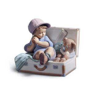 figurka porcelanowa chłopczyk w walizce z misiem Lladro