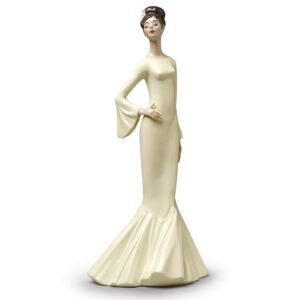 Figurka porcelanowa dziewczyna w balowej sukni Nao