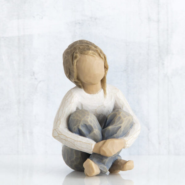 figurka ręcznie malowana willow tree siedząca dziewczynka