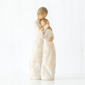 figurka ręcznie malowana willow tree matka przytulająca córkę